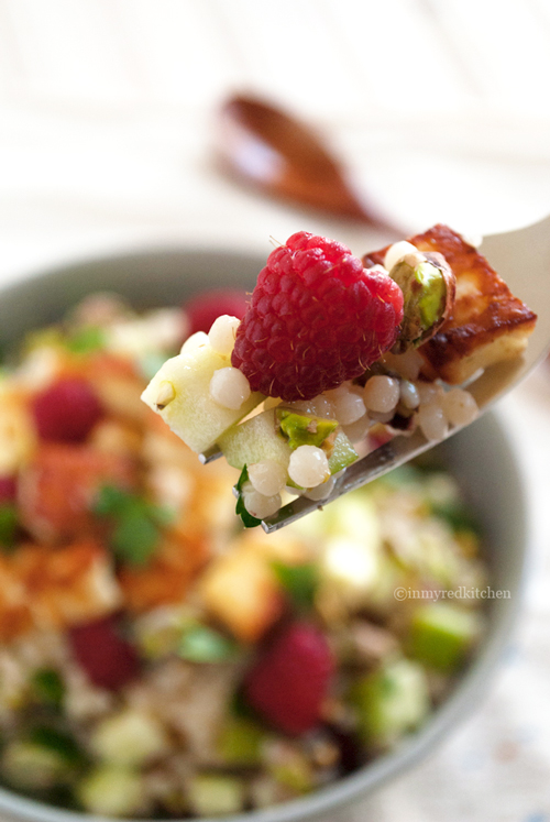 Israeli couscous salad with raspberries and halloumi | in my Red Kitchen