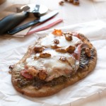 Naan pizza's met parmaham en pesto | in my Red Kitchen