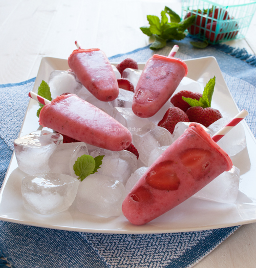 Aardbeien yoghurt ijsjes met munt