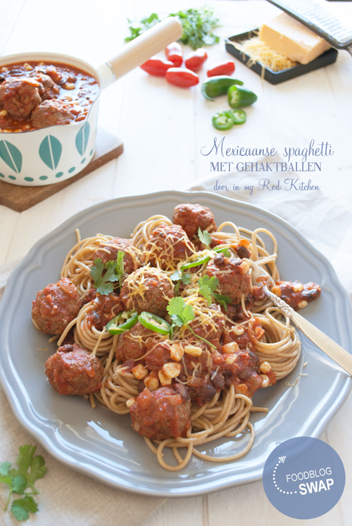 Spaghetti & meatballs - Mexican style! | in my Red Kitchen #mexican #recipe #spaghetti #meatballs