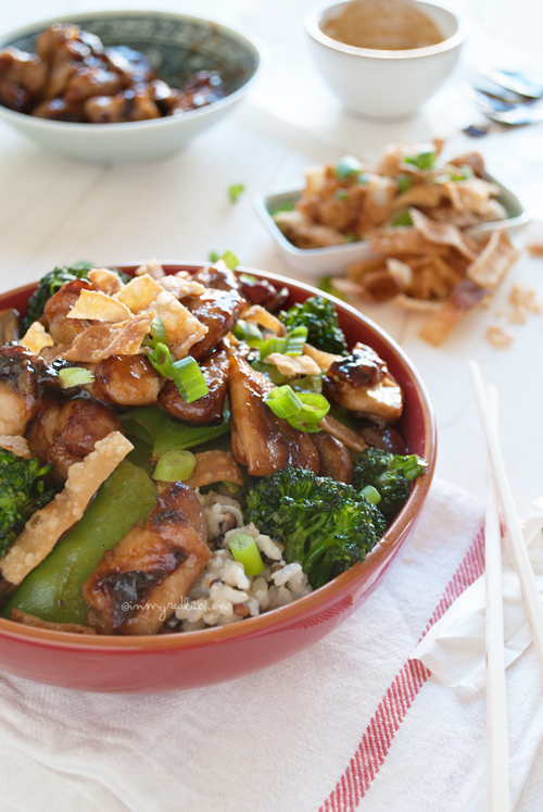 Chinese kip en rijst ‘bowl’
