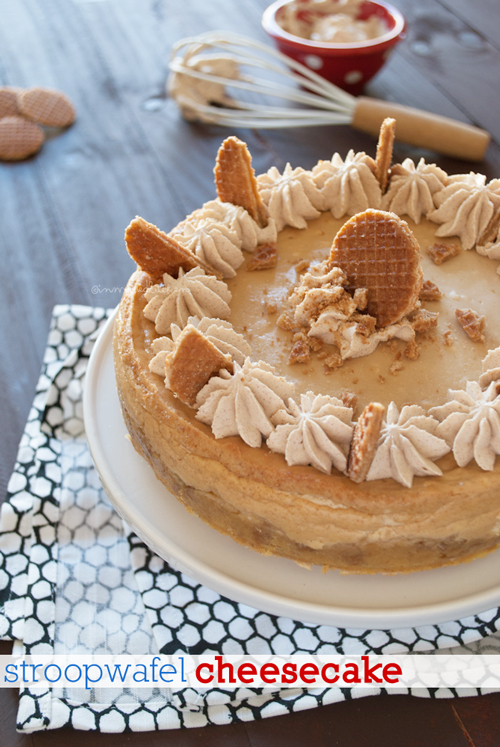 Stroopwafel cheesecake - an American cheesecake with delicious Dutch caramel waffles | in my Red Kitchen #cheesecake #dessert #cake
