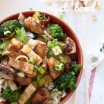 Chinese chicken & rice bowl; quick, easy and full of flavor! | in my Red Kitchen #chiciken #chinesechicken #chicken #hoisin #recipe #rice #stirfry #foodtruck #FoodTruckTuesday